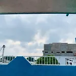 Apartment For 8, Near To The Beaches And Downtown